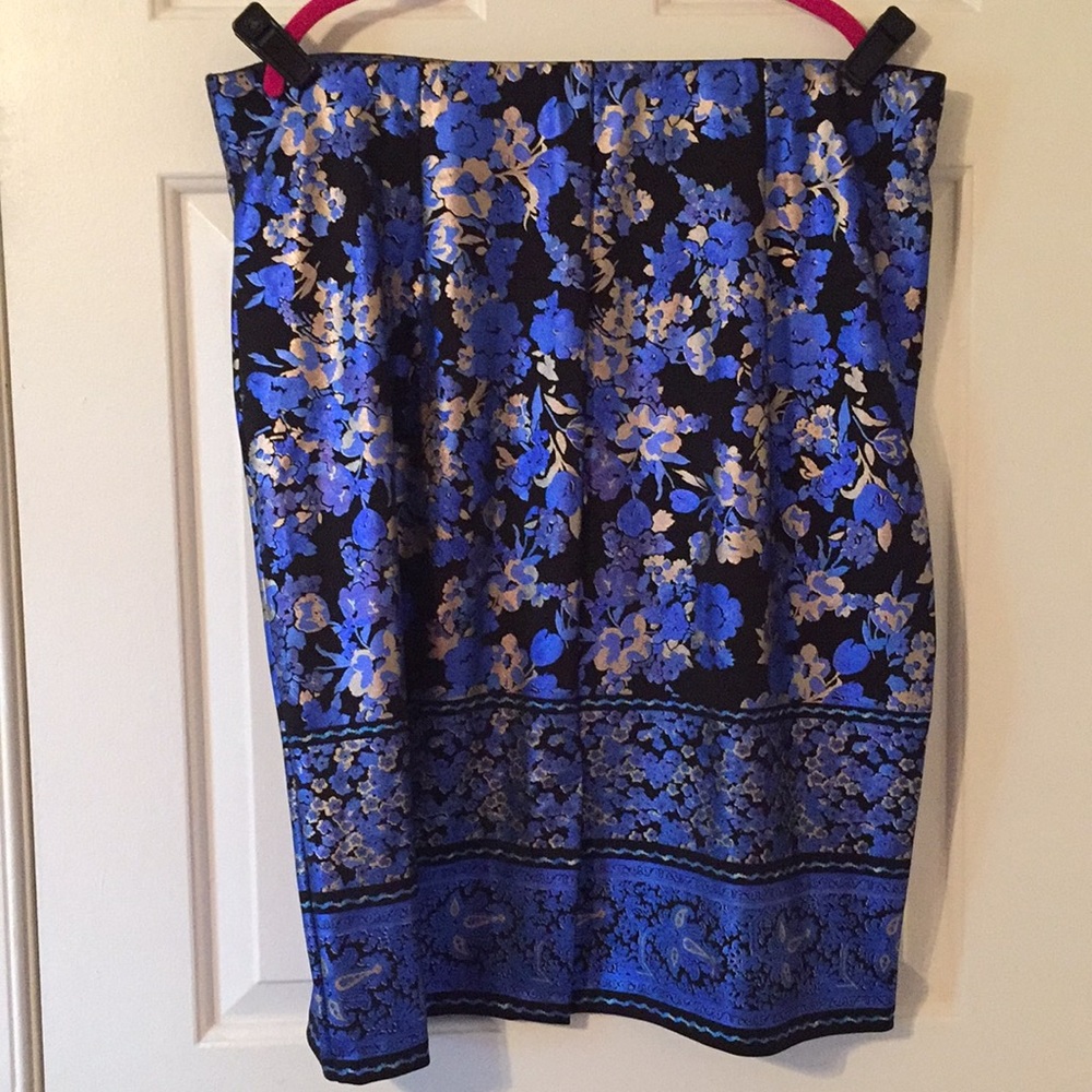 Blue-silver floral print skirt. Size XL. - Picture 2 of 7